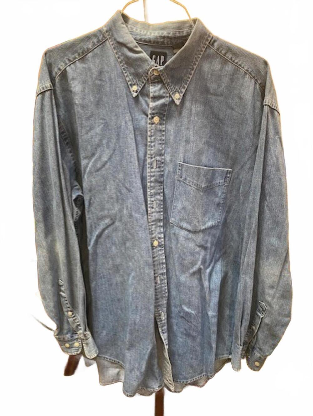 GAP Classic Denim Button-Up Shirt Size L Men's.